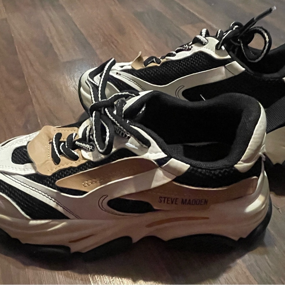 Steve Madden Men's Athletic Sneakers Colorblock Lace Up Black White Beige - Picture 2 of 5